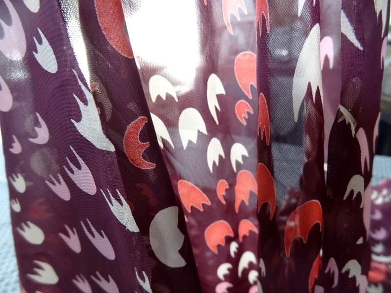 Mousseline teinte lie de vin motif tulipes 5