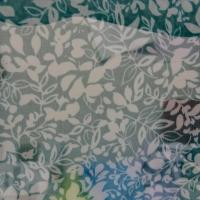 Mousseline vert bleute et blanc motif semi de fleurs 1