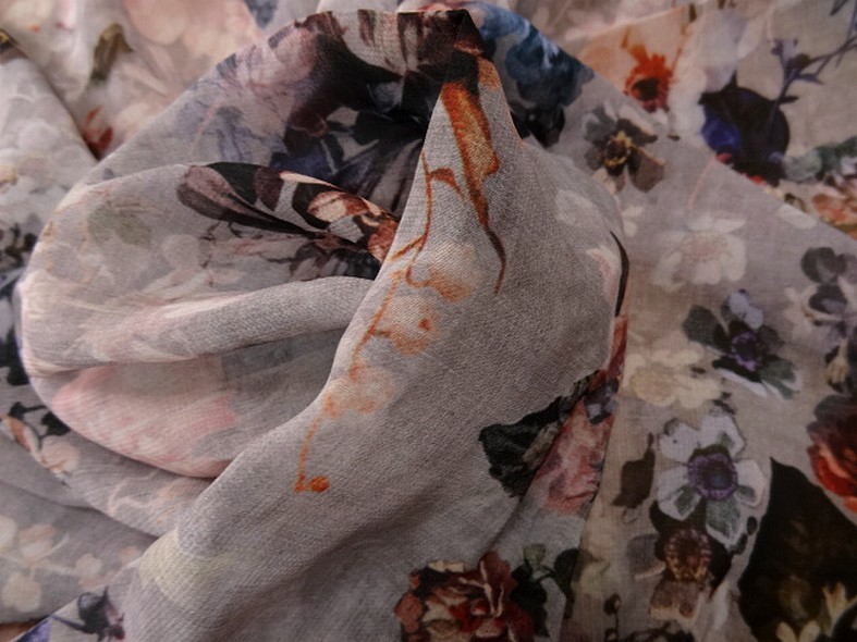 Mousseline vieux rose fleurie 3