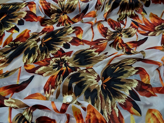 Mousseline viscose soie fleurs ocre et safran 2