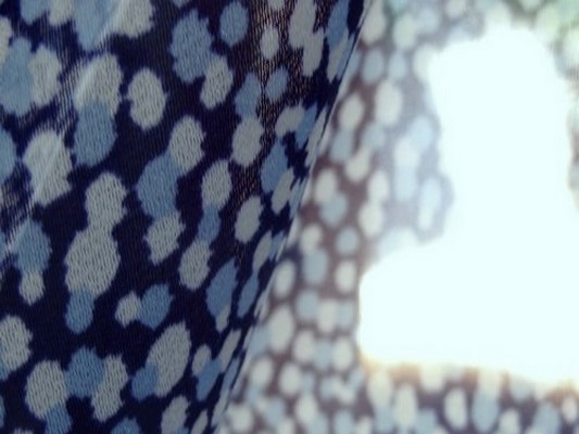 Mousseline tachetée bleu 04