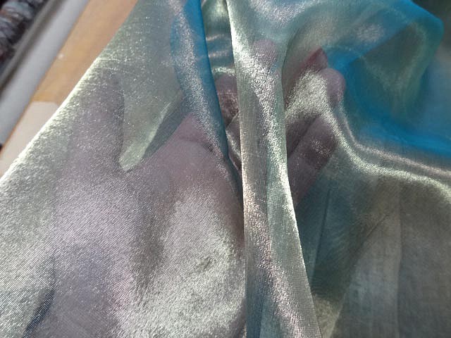 Organza acetate soie bleu or pale 3