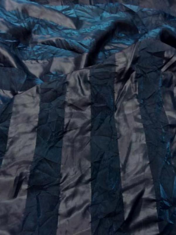 Organza bleu canard faconne bandes froisse permanent 2 