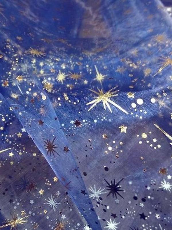 Organza bleu nuit etoiles scintillantes or et gris metal 1 