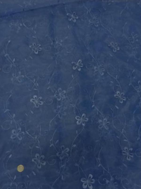 Organza bleu sur brode ton sur ton 1 