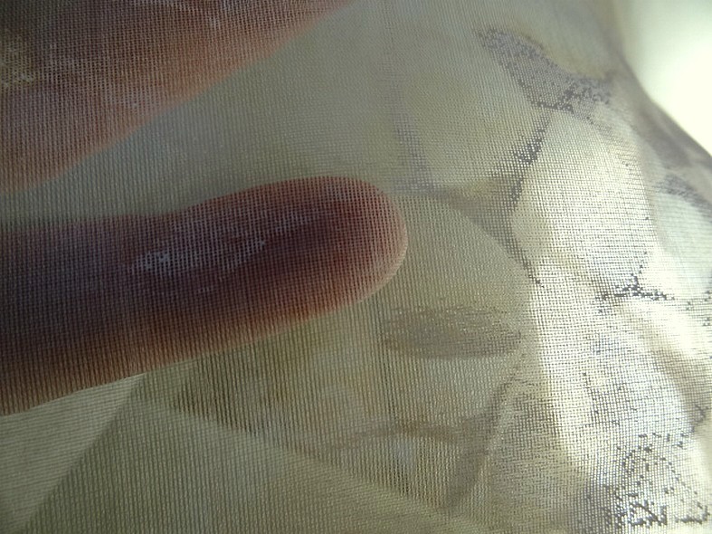 Organza de soie vanille fleurs blanches 1