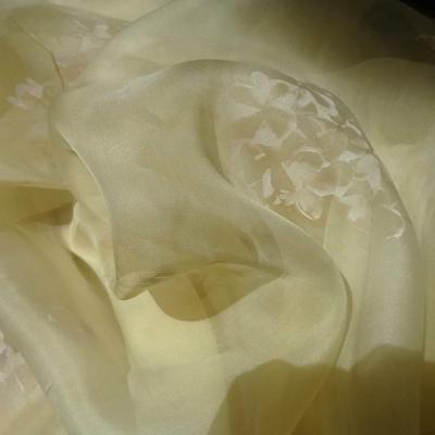 Organza de soie vanille fleurs blanches 2 