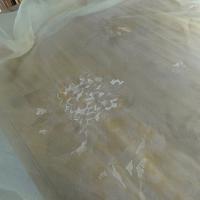 Organza de soie vanille fleurs blanches 3 