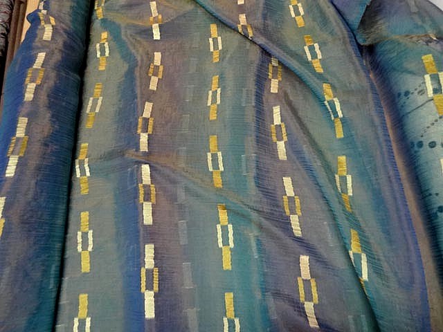 Organza degrade de bleus et chainette doree 1