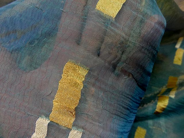 Organza degrade de bleus et chainette doree 3