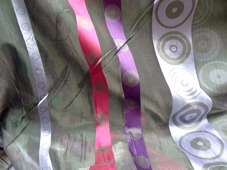 Organza gris frises rose mauve 1