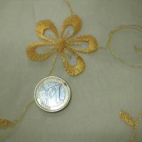 Organza jaune d or fleurs brodees 1