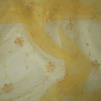 Organza jaune d or fleurs brodees 2