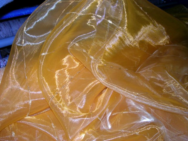 Organza jaune safran blanc raye chenille 1 