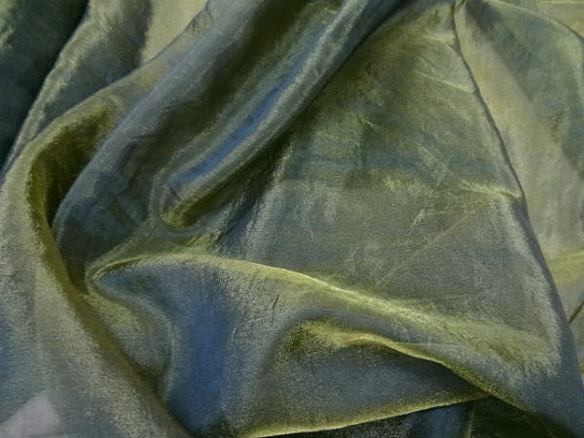 Organza kaki reflets jaunes 1