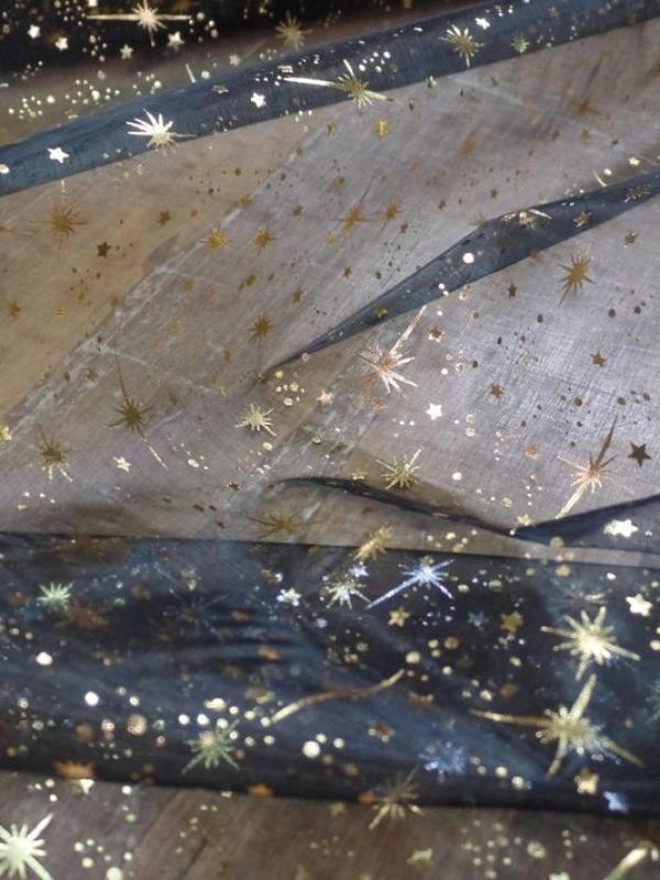 Organza noir etoiles scintillantes or et gris metal