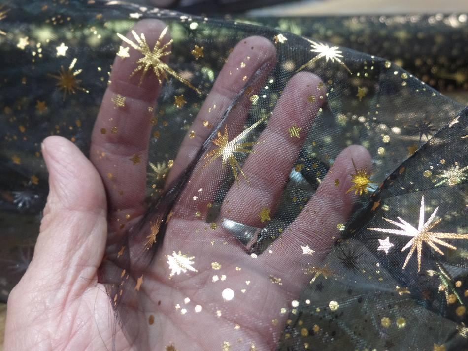 Organza noir etoiles scintillantes or et gris metal4