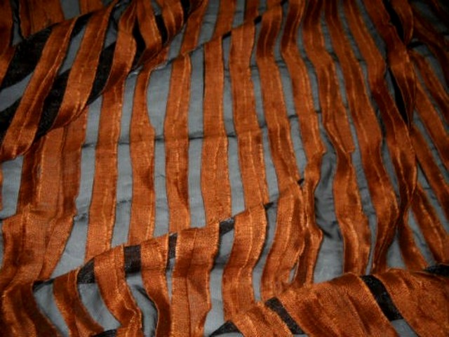 Organza noir franges caramel 3