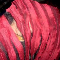 Organza noir franges lie de vin 2