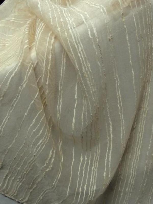 Organza plombe nacre teinte creme 1 