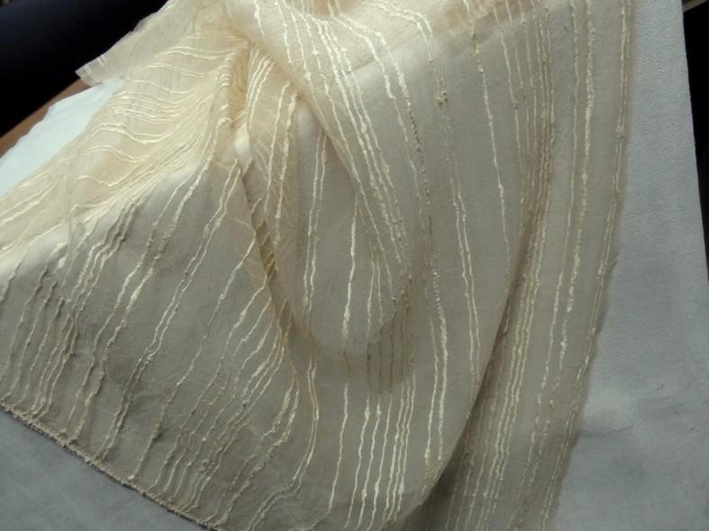 Organza plombe nacre teinte creme 1