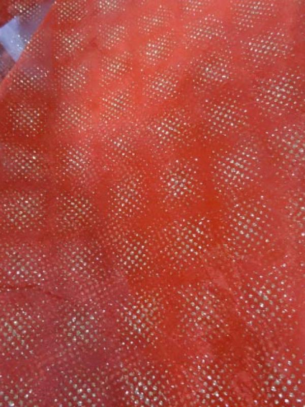 Organza rouge carré pailletté doré