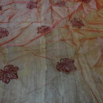 Organza rouge surbrode feuille 2 