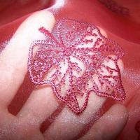 Organza rouge turc nacre brode feuillage ton sur ton 3