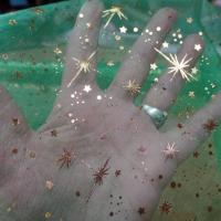 Organza vert etoiles scintillantes or et gris metal1