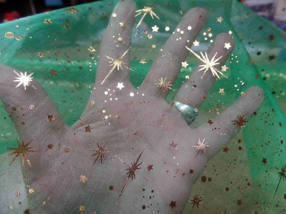 Organza vert etoiles scintillantes or et gris metal1