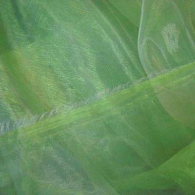 Organza vert pomme reflet blanc 1 