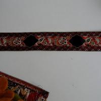 Passementerie frise cachemire or rouge noir 2 