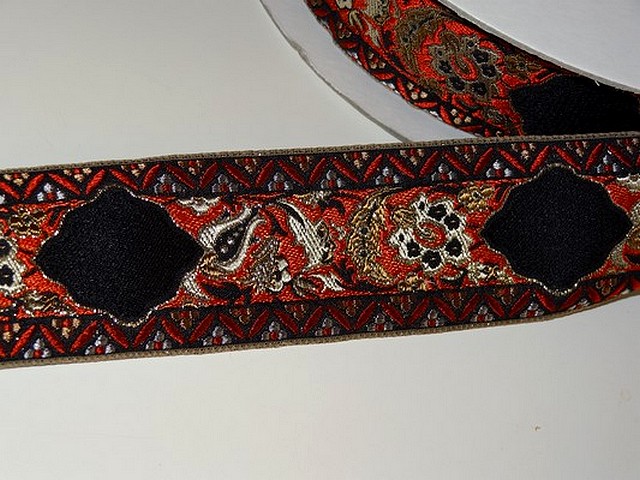 Passementerie frise cachemire or rouge noir 3