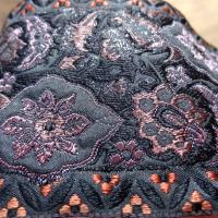 Passementerie noire et prune fleurie 3 