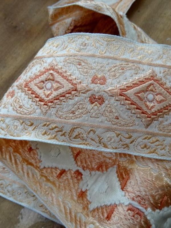 Passementerie rhombe teintes peche rose the 1 