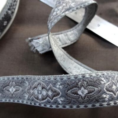 Passementerie ruban gris et taupe 1 