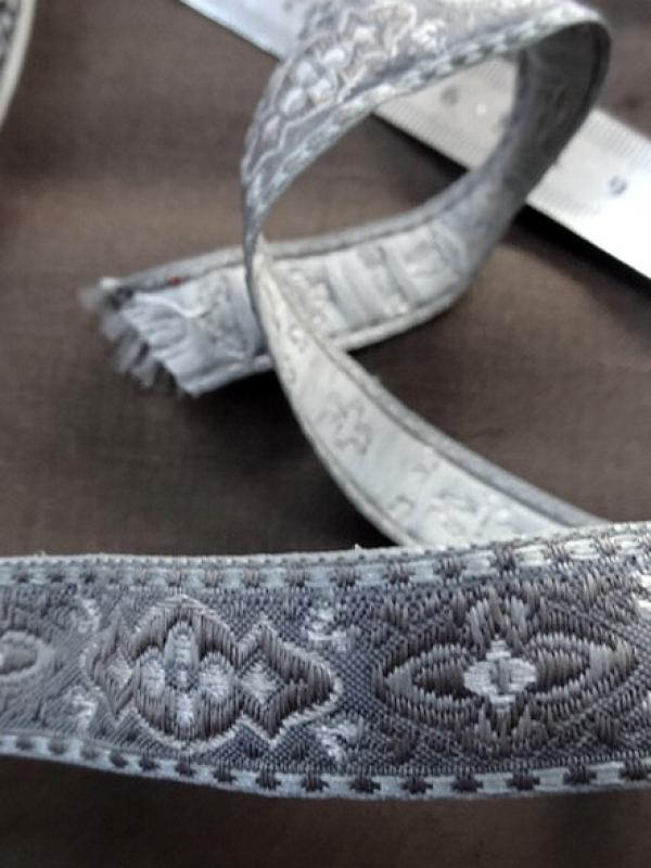 Passementerie ruban gris et taupe 1 
