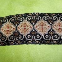 Passementerie soie noire fils vieil or 2