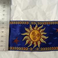 Passementerie soleil personnifie fond bleu 2 