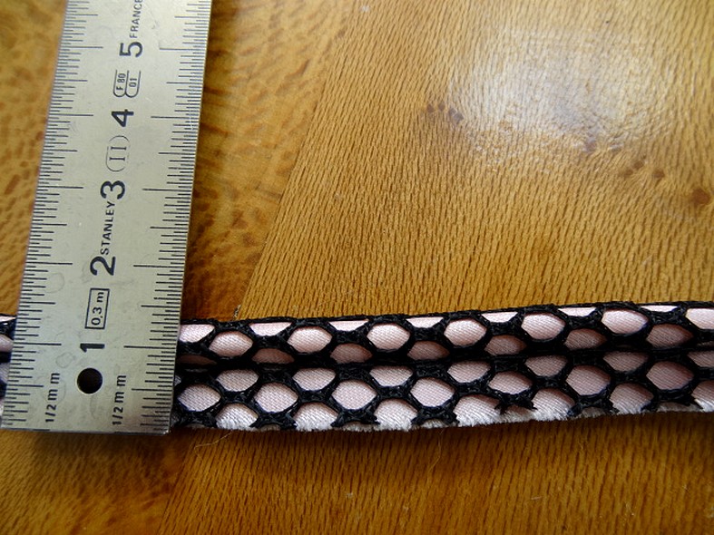 Passepoil alveole rose et noir 3