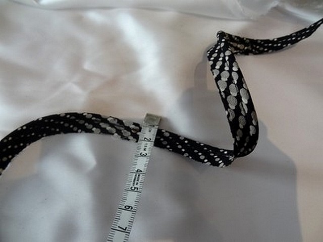 Passepoil noir imprime pois gris 1