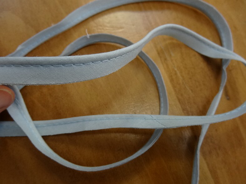 Passepoil tous textiles bleu ciel 2