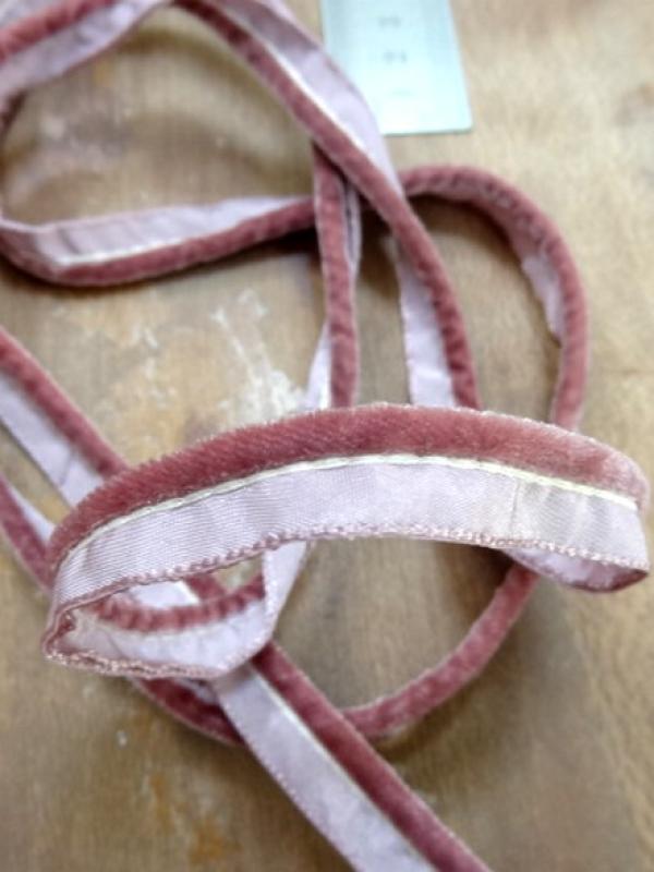 Passepoil velours rose indien 1 