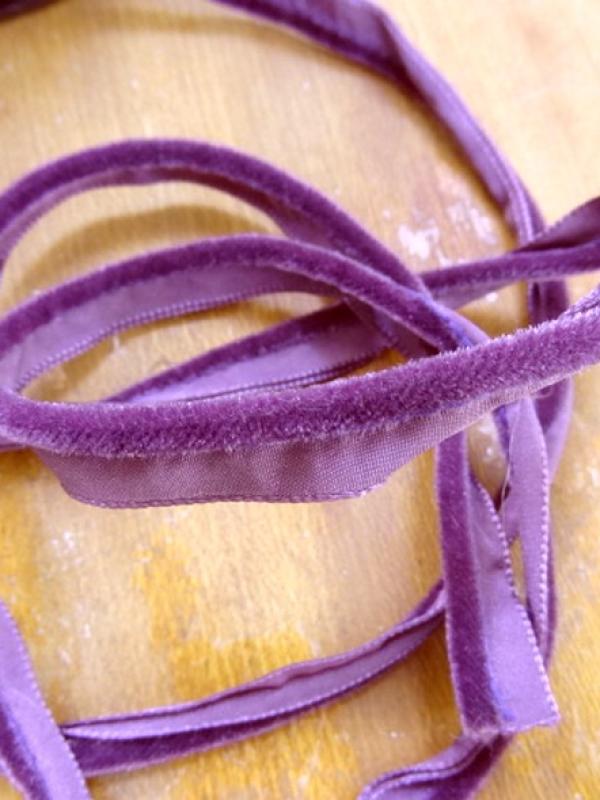 Passepoil velours violet zinzolin 1 