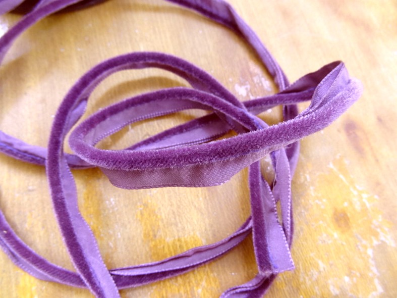 Passepoil velours violet zinzolin 1