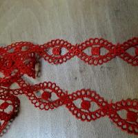 Petite guipure medaillons croises rouge cardinal 4