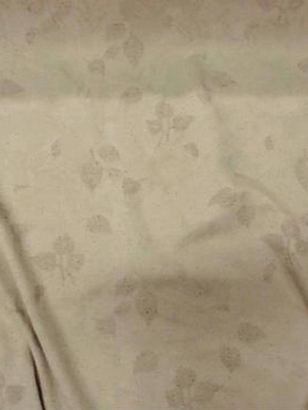Pique de coton beige clair chine motif feuillage 3 