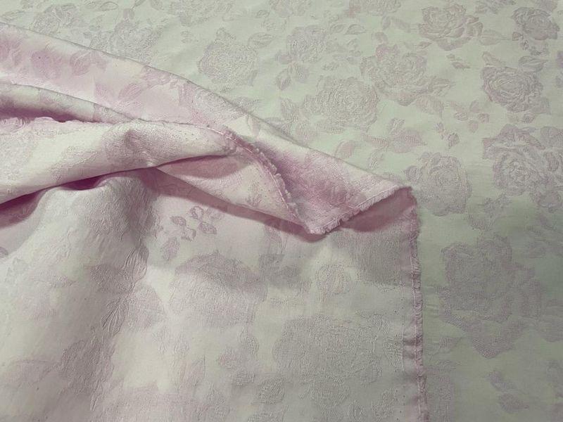 Pique de coton damasse rose glycine fleuri 5