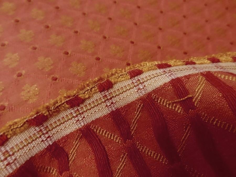 photo d'un Piqué de coton orangé montrant l'endroit et l'envers