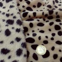 Polaire doudou beige ocre clair tachete noir 5